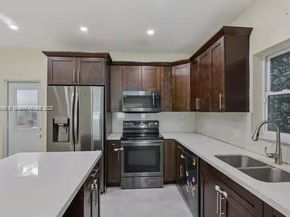 666 NE 62nd St, Miami FL 33138