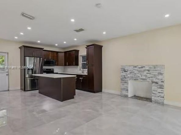 666 NE 62nd St, Miami FL 33138