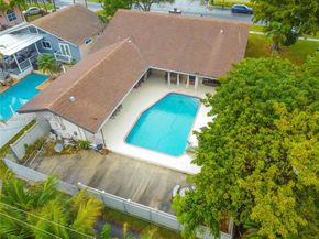 614 NE 3rd St, Dania Beach FL 33004