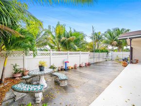 614 NE 3rd St, Dania Beach FL 33004