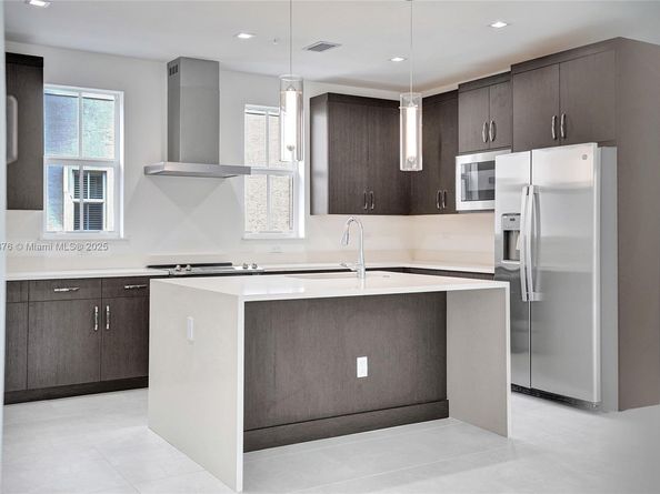 63 NW 4th Ave, Delray Beach FL 33444