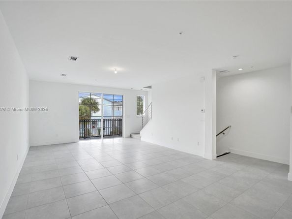 63 NW 4th Ave, Delray Beach FL 33444
