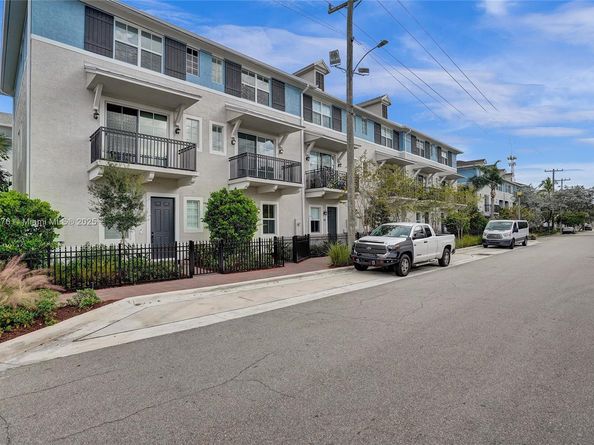 63 NW 4th Ave, Delray Beach FL 33444