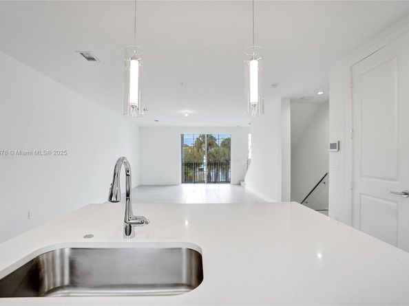 63 NW 4th Ave, Delray Beach FL 33444