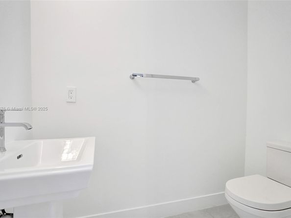 63 NW 4th Ave, Delray Beach FL 33444