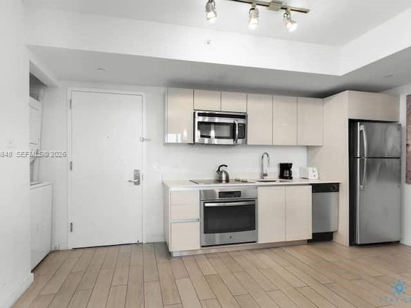 2602 E Hallandale Beach Blvd R2006, Hallandale Beach FL 33009