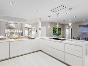 5869 NW 112th Ct, Doral FL 33178