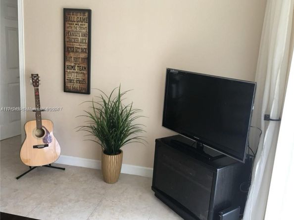 311 S Hollybrook Dr 202, Pembroke Pines FL 33025