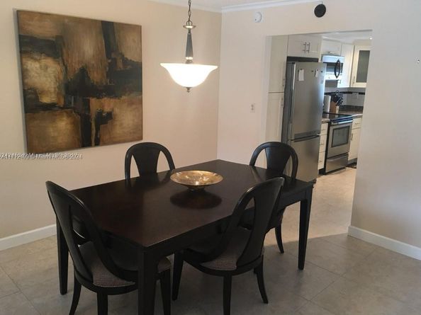 311 S Hollybrook Dr 202, Pembroke Pines FL 33025