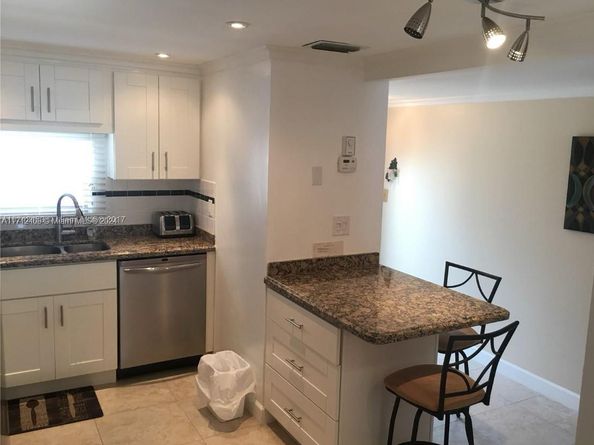 311 S Hollybrook Dr 202, Pembroke Pines FL 33025