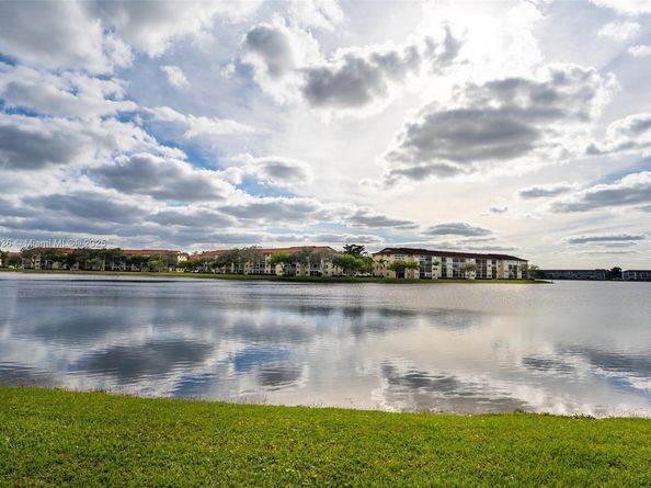 1100 SW 130th Ave 304H, Pembroke Pines FL 33027