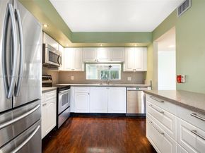 1100 SW 130th Ave 304H, Pembroke Pines FL 33027