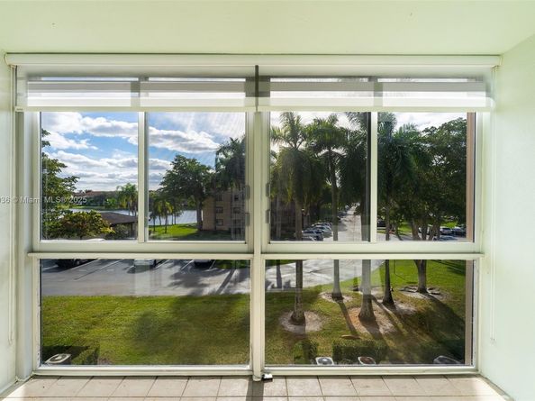 1100 SW 130th Ave 304H, Pembroke Pines FL 33027