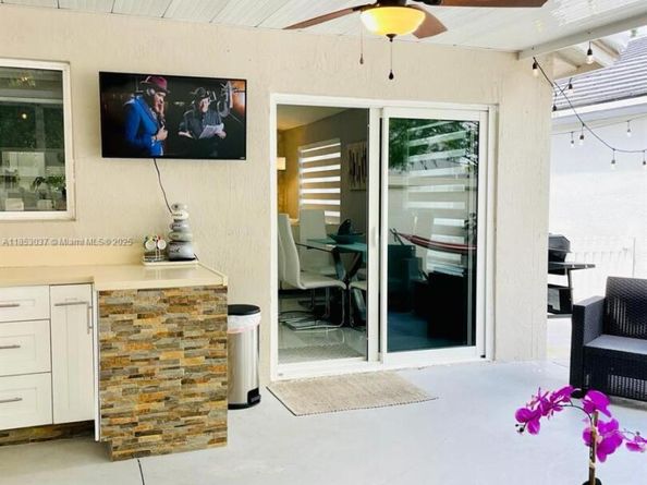 18336 NW 6th St, Pembroke Pines FL 33029