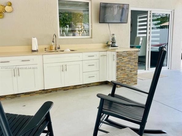 18336 NW 6th St, Pembroke Pines FL 33029