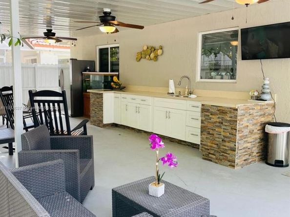 18336 NW 6th St, Pembroke Pines FL 33029