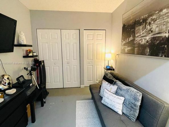 18336 NW 6th St, Pembroke Pines FL 33029