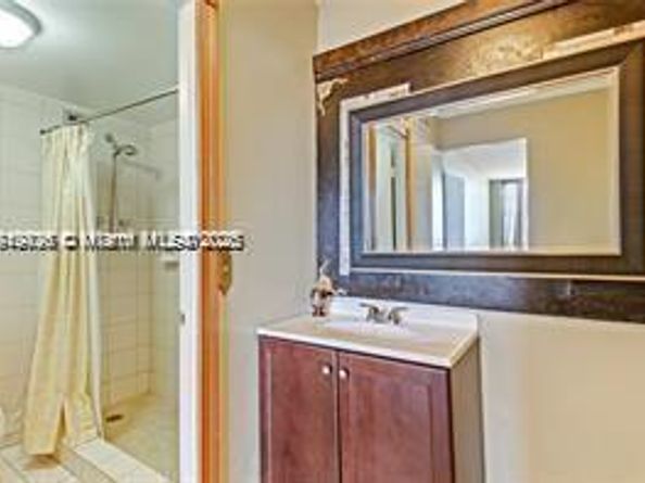 2025 NE 164th St 904, North Miami Beach FL 33162