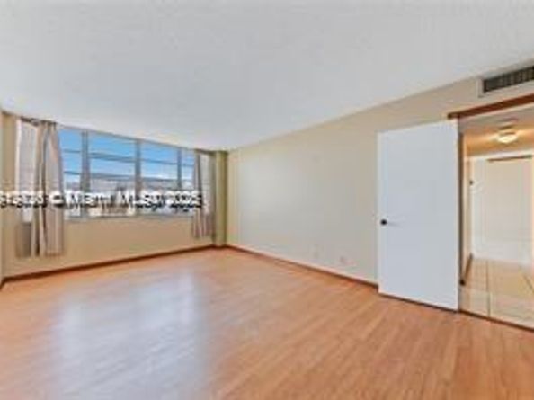 2025 NE 164th St 904, North Miami Beach FL 33162