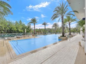 16385 Biscayne Blvd 403, North Miami Beach FL 33160