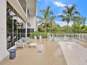 16385 Biscayne Blvd 403, North Miami Beach FL 33160