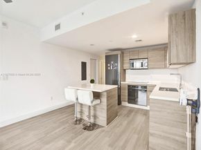 16385 Biscayne Blvd 403, North Miami Beach FL 33160