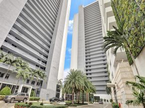 16385 Biscayne Blvd 403, North Miami Beach FL 33160