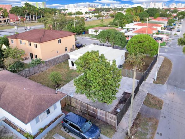 88 SW 29th Ave, Miami FL 33135