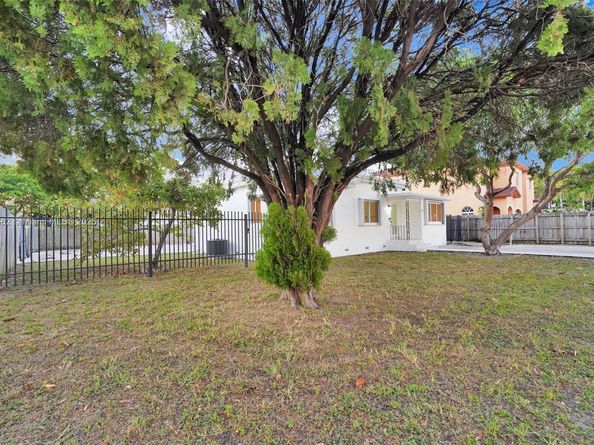 88 SW 29th Ave, Miami FL 33135