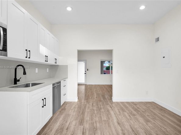 88 SW 29th Ave, Miami FL 33135