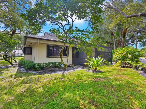 200 NW 97th Ave, Plantation FL 33324