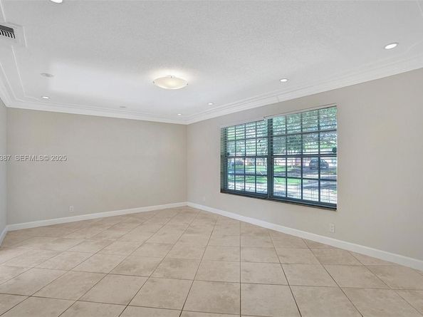 470 NW 46th Ave, Plantation FL 33317