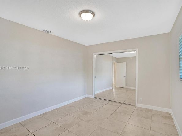 470 NW 46th Ave, Plantation FL 33317