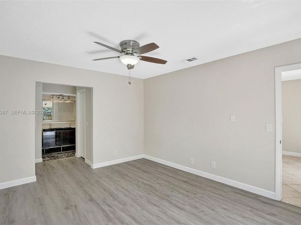 470 NW 46th Ave, Plantation FL 33317