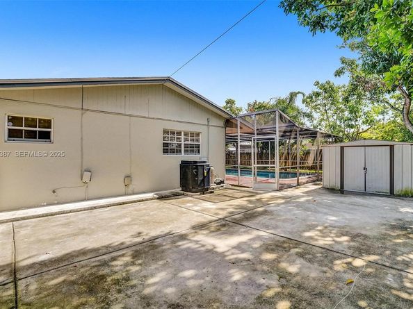 470 NW 46th Ave, Plantation FL 33317