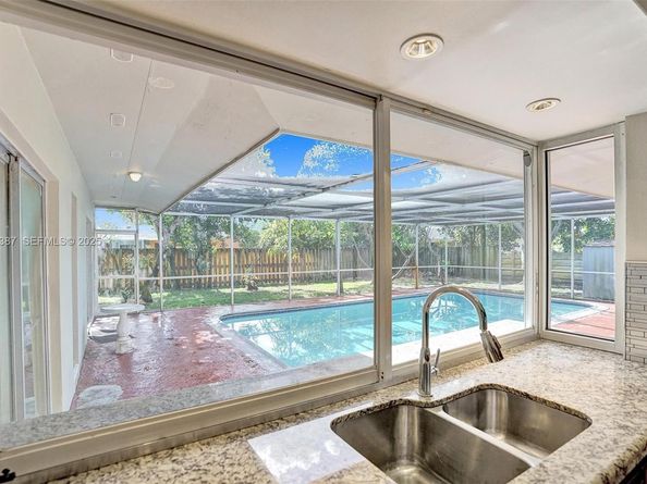 470 NW 46th Ave, Plantation FL 33317