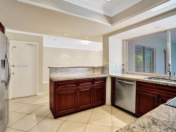 470 NW 46th Ave, Plantation FL 33317