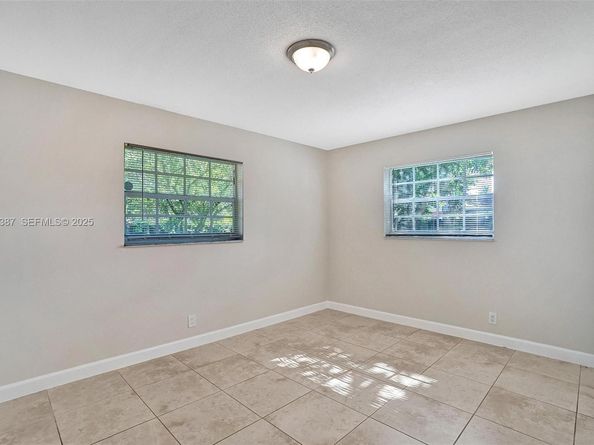 470 NW 46th Ave, Plantation FL 33317