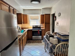 285 NE 165th St, Miami FL 33162
