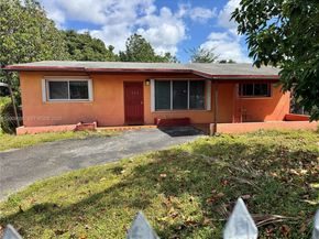 285 NE 165th St, Miami FL 33162