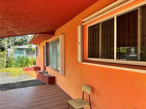 285 NE 165th St, Miami FL 33162