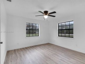 14230 SW 14th St, Davie FL 33325