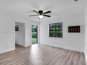 14230 SW 14th St, Davie FL 33325