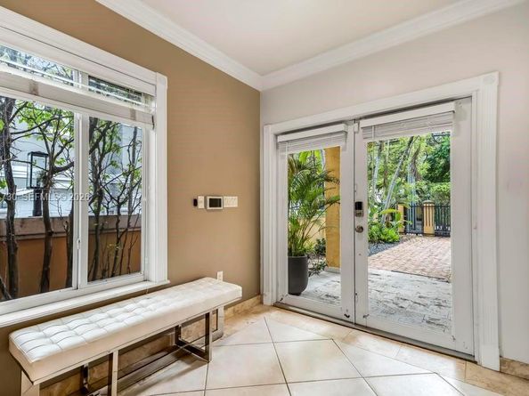 2841 Day Ave 2841, Miami FL 33133