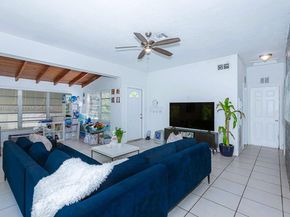 913 NE 4th St, Hallandale Beach FL 33009