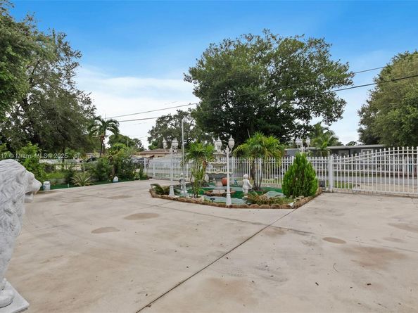 Undisclosed Address #A11896917, Miami Gardens FL 33054