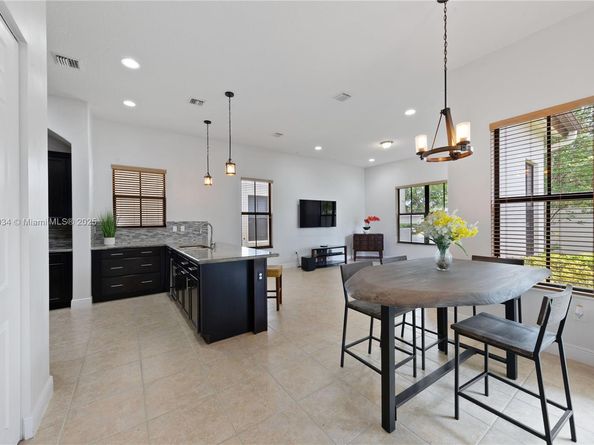 2691 NW 83rd Ter, Cooper City FL 33024