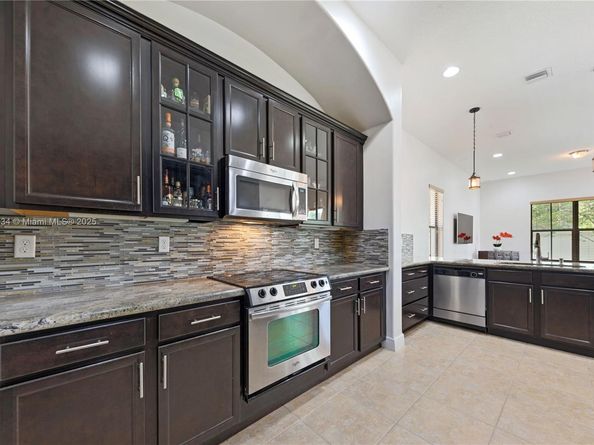 2691 NW 83rd Ter, Cooper City FL 33024