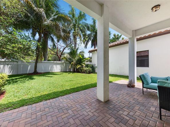 2691 NW 83rd Ter, Cooper City FL 33024