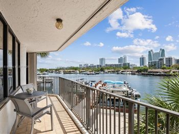 300 Three Islands Blvd